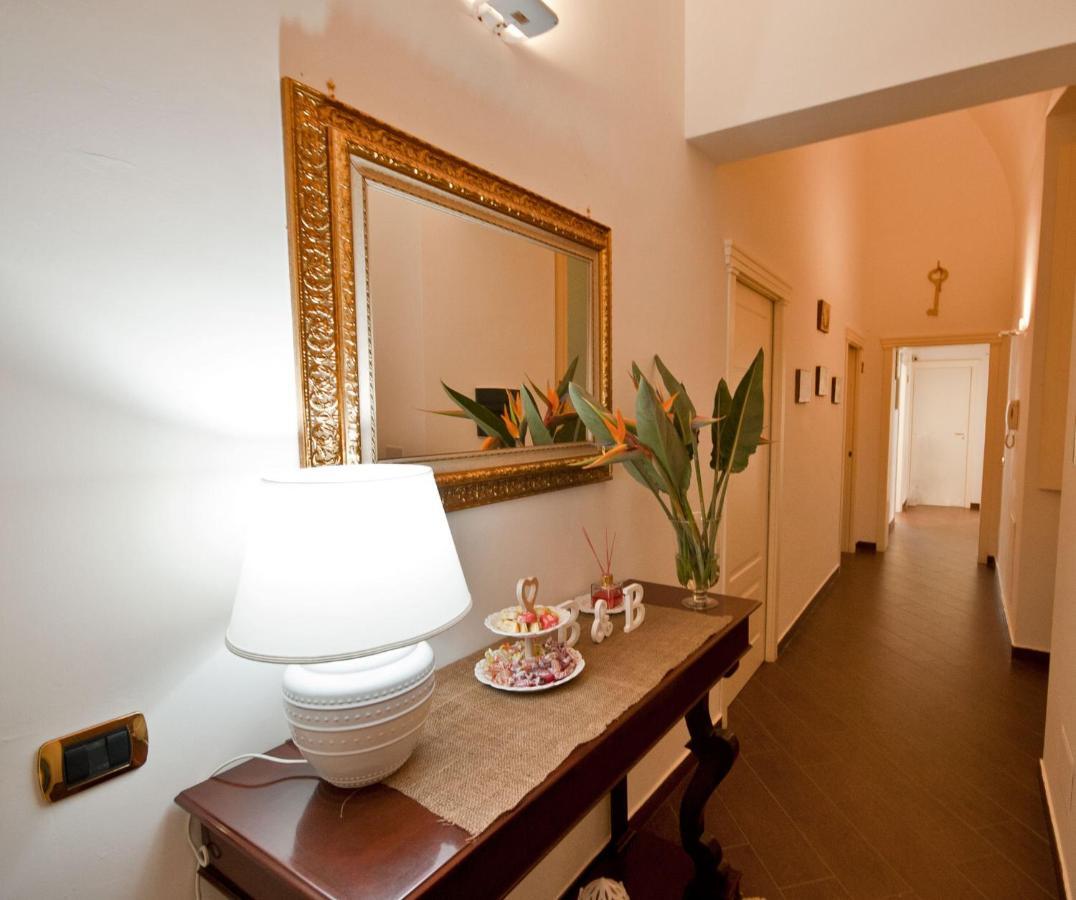Bed and Breakfast Dimora De Brado Трани Экстерьер фото