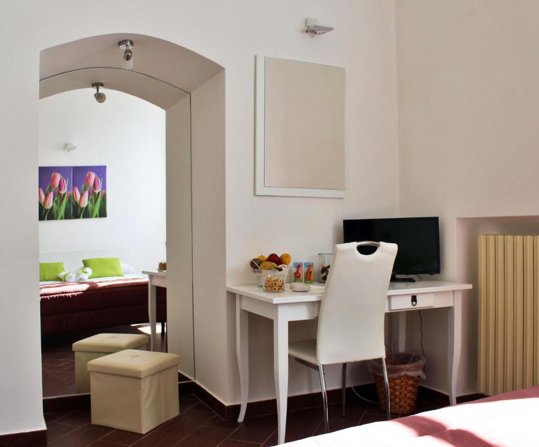Bed and Breakfast Dimora De Brado Трани Экстерьер фото
