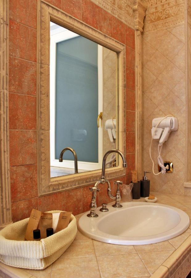 Bed and Breakfast Dimora De Brado Трани Экстерьер фото