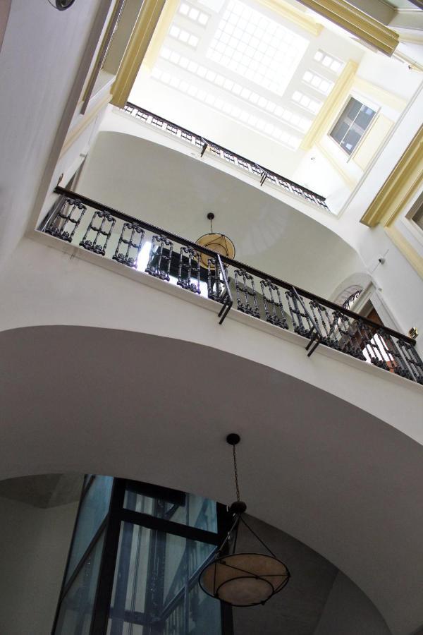Bed and Breakfast Dimora De Brado Трани Экстерьер фото