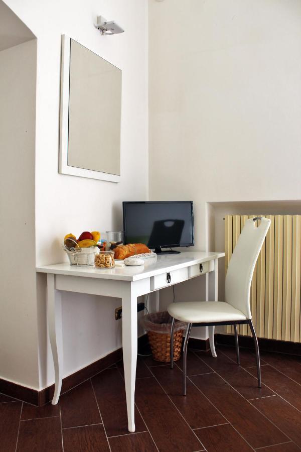 Bed and Breakfast Dimora De Brado Трани Экстерьер фото