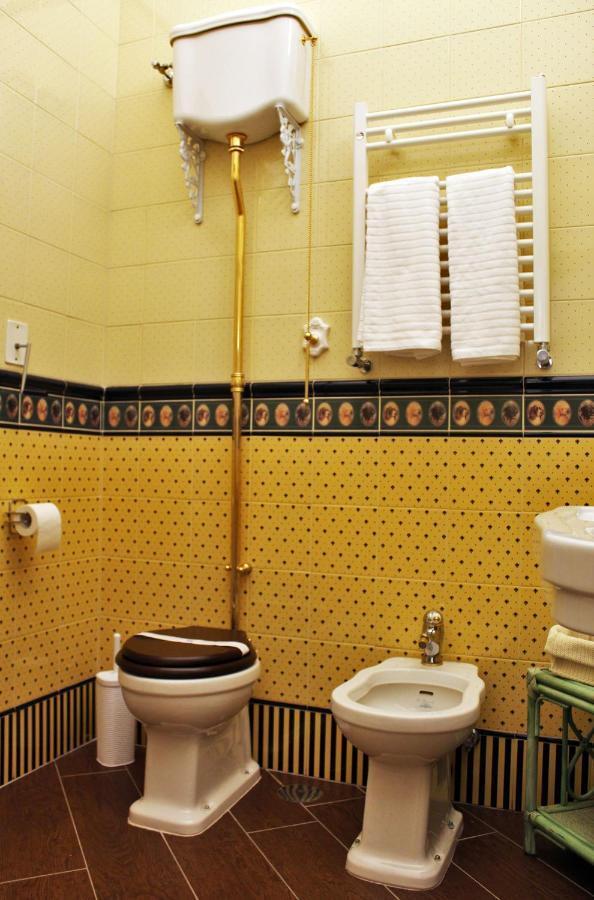 Bed and Breakfast Dimora De Brado Трани Экстерьер фото